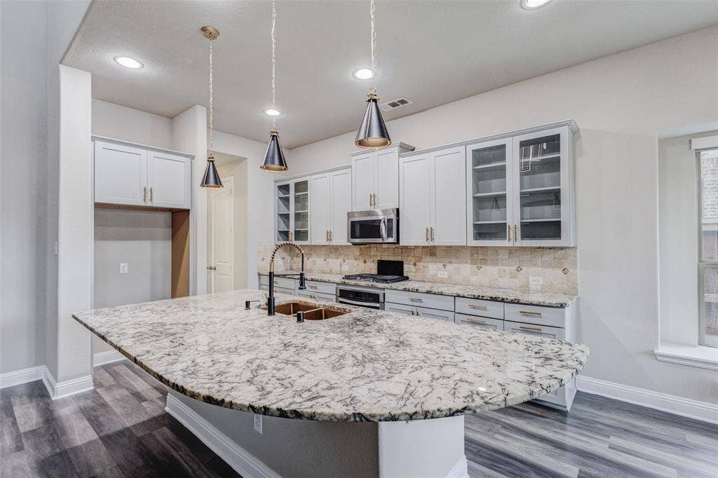 401 Mossy Rock Drive, McKinney, TX 75071