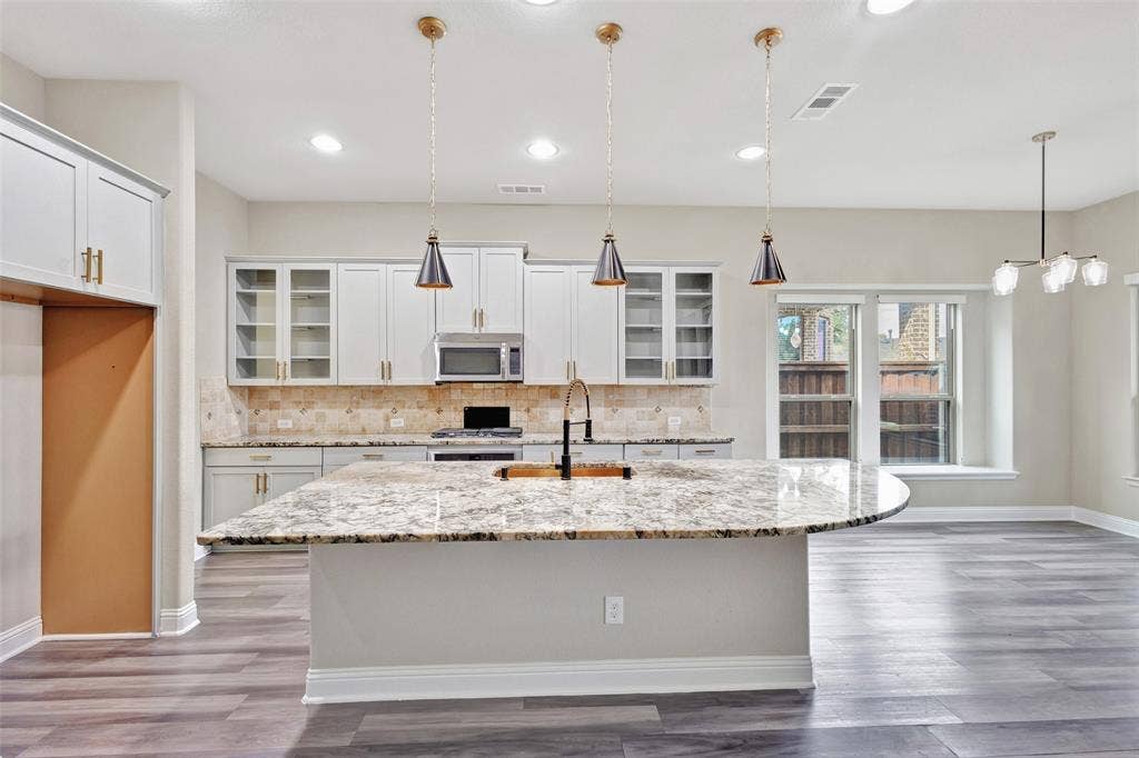 401 Mossy Rock Drive, McKinney, TX 75071