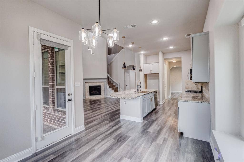 401 Mossy Rock Drive, McKinney, TX 75071
