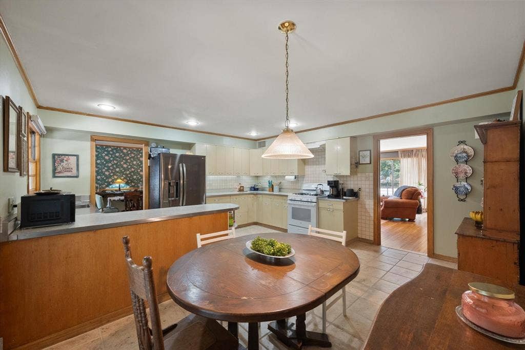 708 S Palestine Street, Athens, TX 75751 708 S Palestine Street, Athens, TX 75751