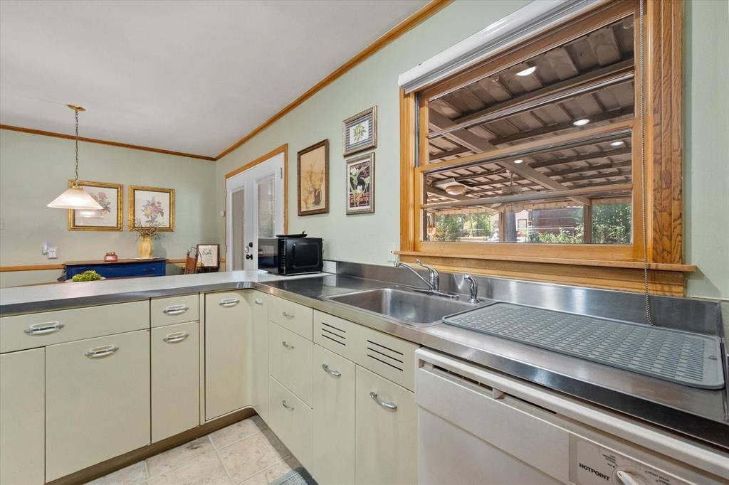 708 S Palestine Street, Athens, TX 75751 708 S Palestine Street, Athens, TX 75751