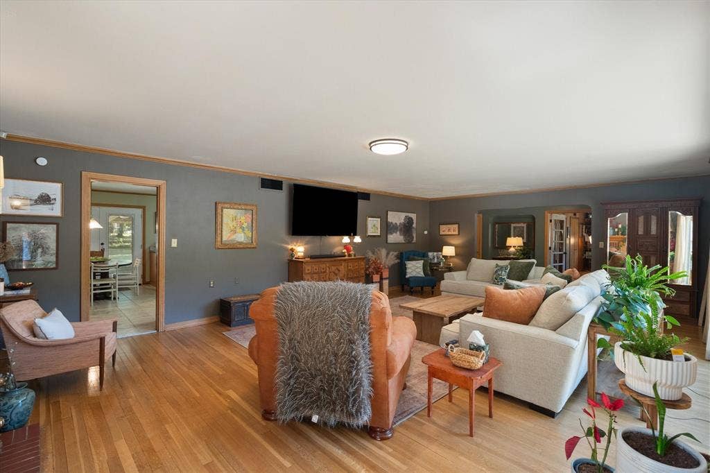 708 S Palestine Street, Athens, TX 75751 708 S Palestine Street, Athens, TX 75751
