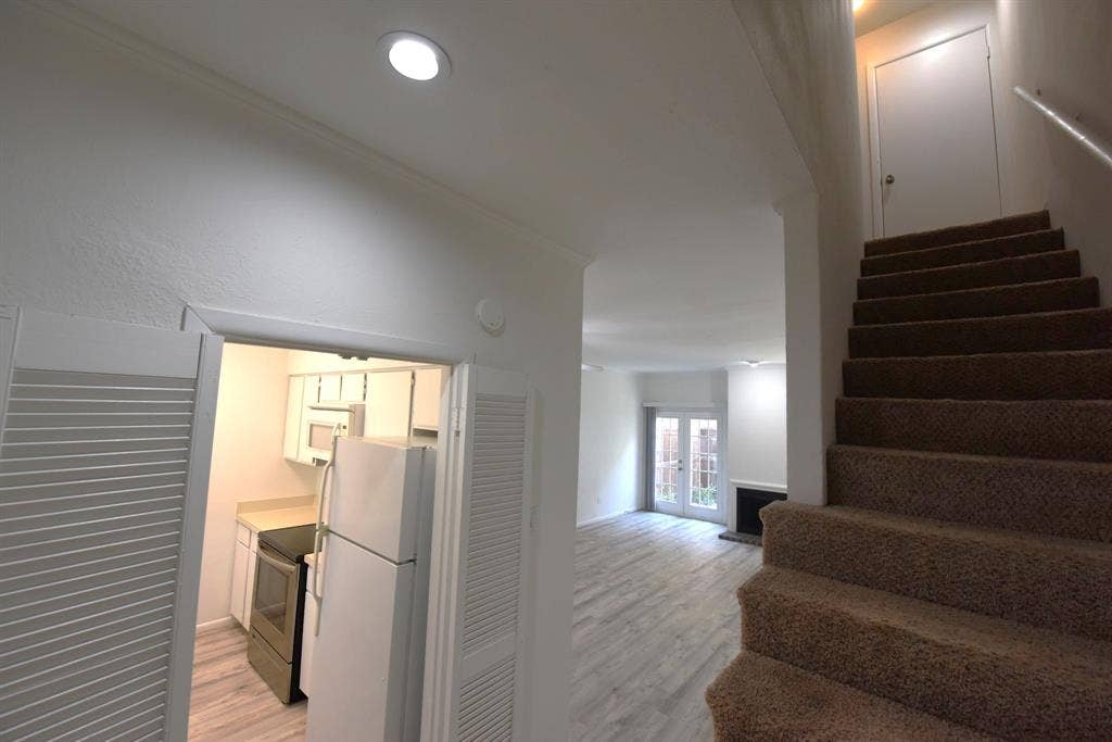 2727 Shelby Avenue, #M, Dallas, TX 75219 2727 Shelby Avenue, #M, Dallas, TX 75219
