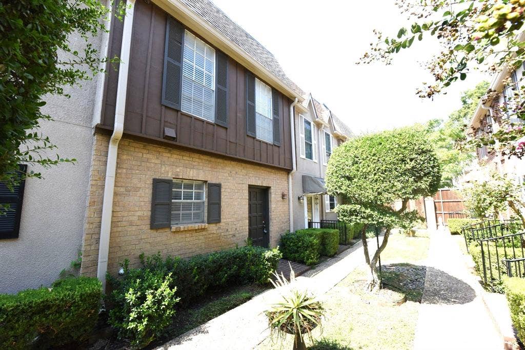 2727 Shelby Avenue, #M, Dallas, TX 75219 2727 Shelby Avenue, #M, Dallas, TX 75219