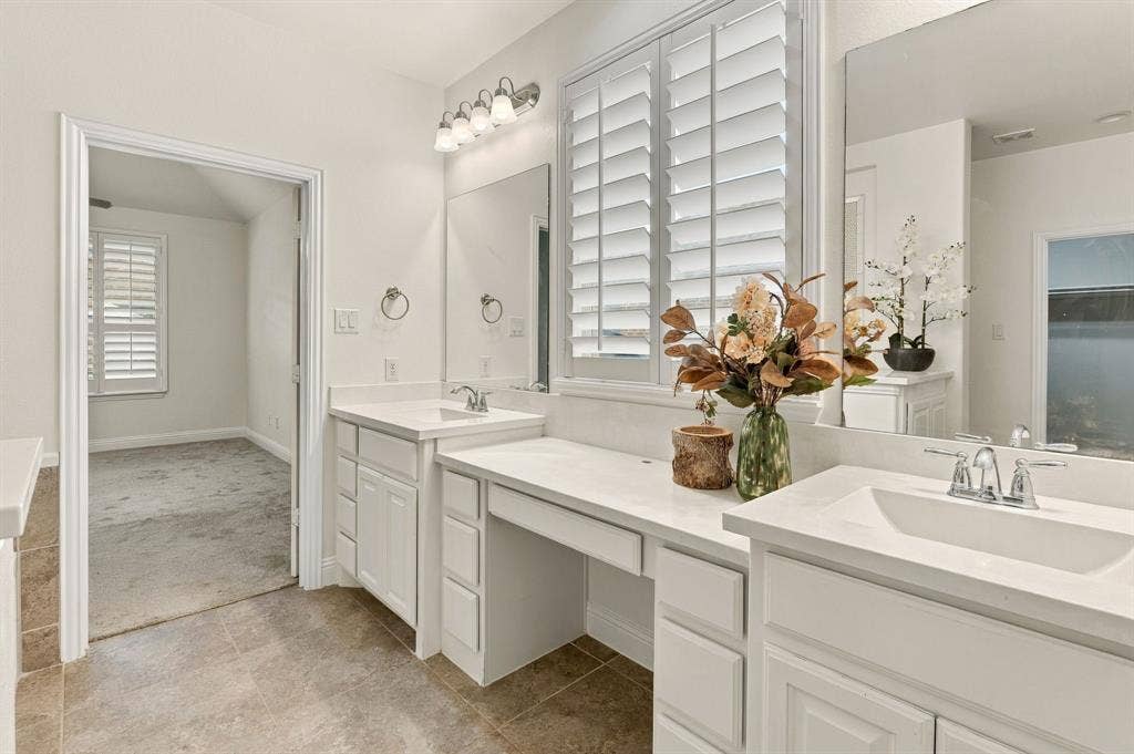 1121 Bryce Canyon Drive, Celina, TX 75009 Main bathroom