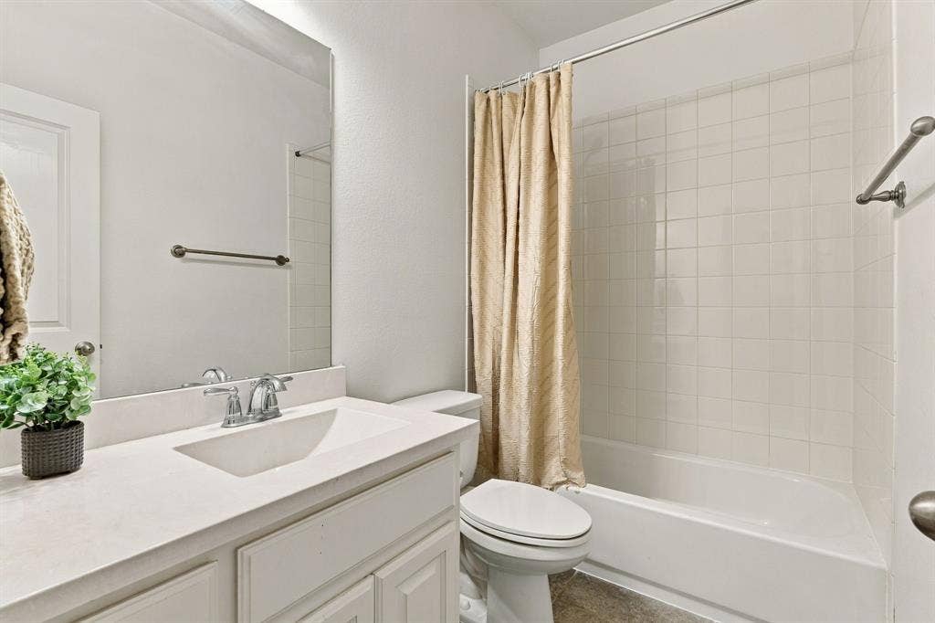 1121 Bryce Canyon Drive, Celina, TX 75009 First floor bathroom