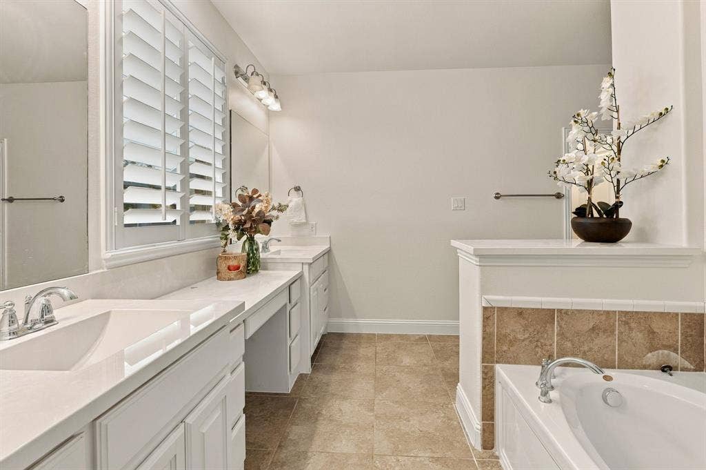 1121 Bryce Canyon Drive, Celina, TX 75009 Main bathroom