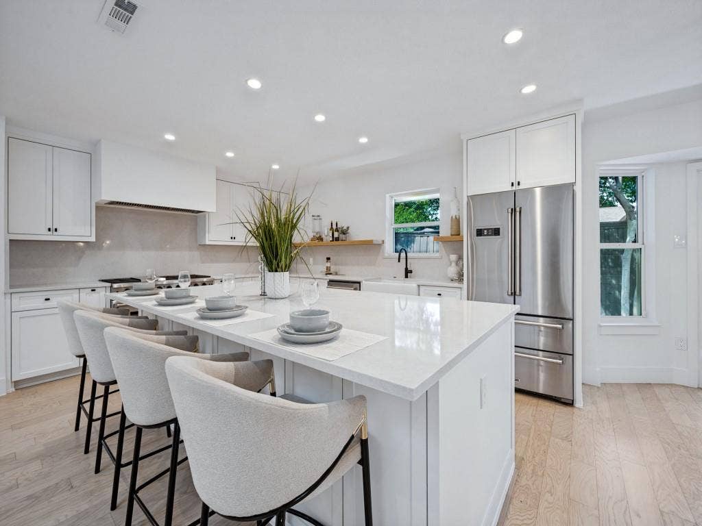 16810 Deer Park Drive, Dallas, TX 75248 16810 Deer Park Drive, Dallas, TX 75248