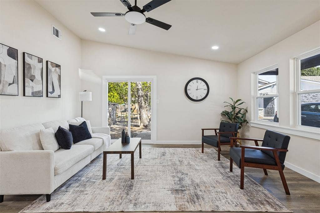 9451 Culberson Street, Dallas, TX 75227 9451 Culberson Street, Dallas, TX 75227