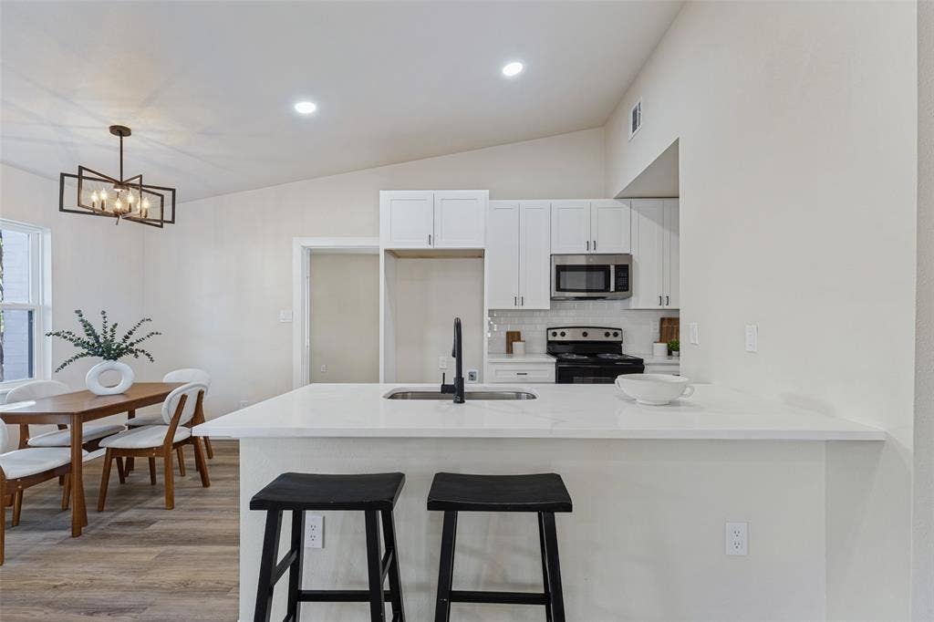 9451 Culberson Street, Dallas, TX 75227 9451 Culberson Street, Dallas, TX 75227