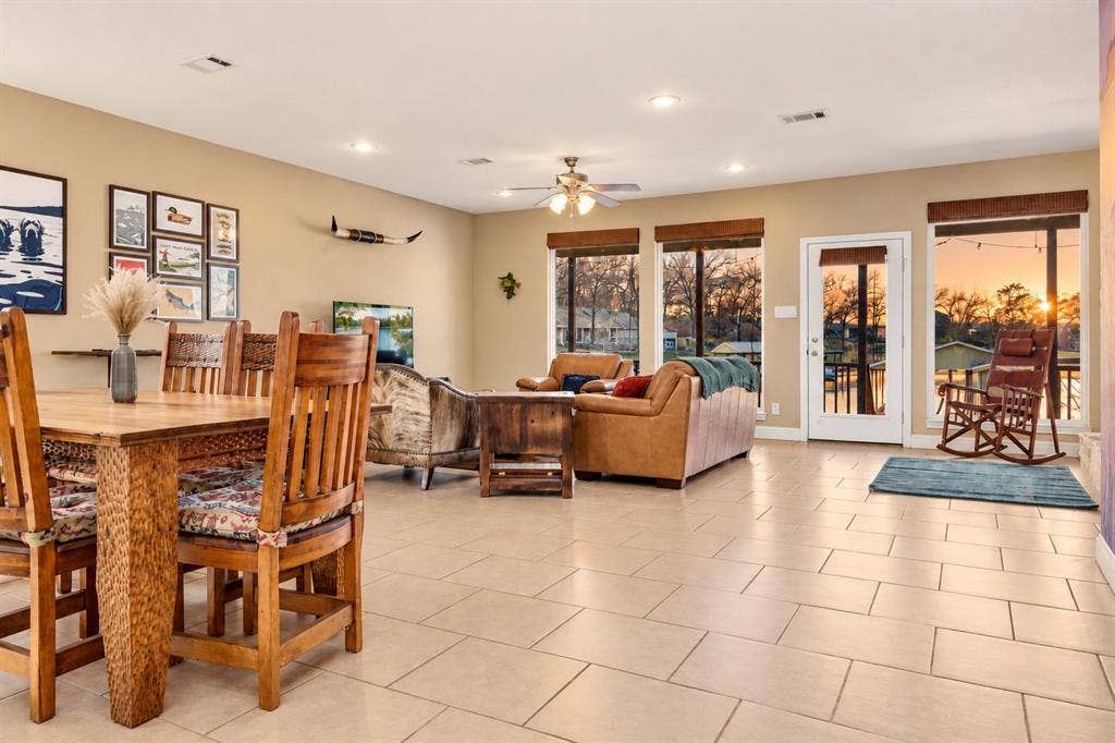 182 Oak Hills Drive, Mabank, TX 75156 182 Oak Hills Drive, Mabank, TX 75156
