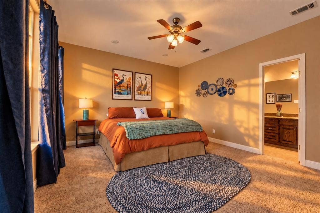 182 Oak Hills Drive, Mabank, TX 75156 182 Oak Hills Drive, Mabank, TX 75156