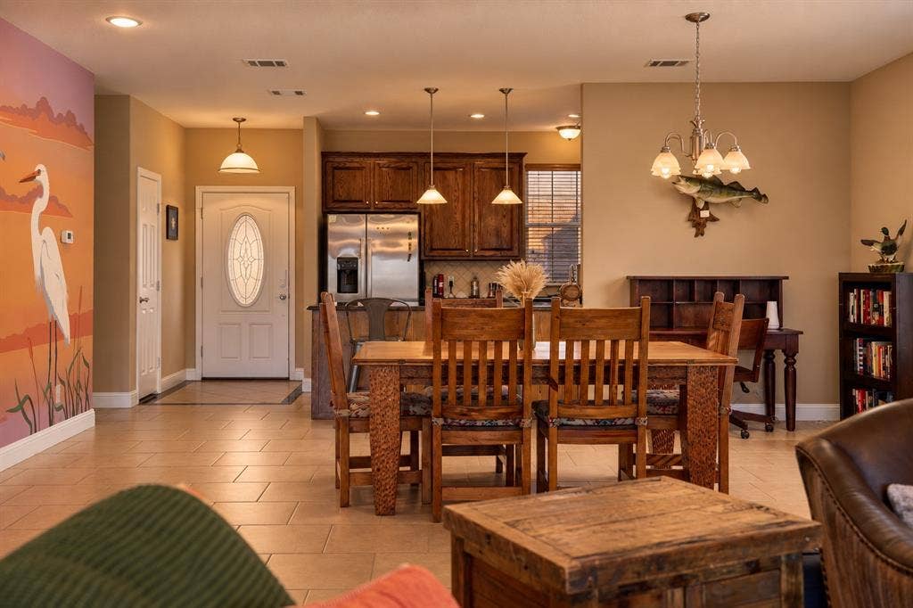182 Oak Hills Drive, Mabank, TX 75156 182 Oak Hills Drive, Mabank, TX 75156