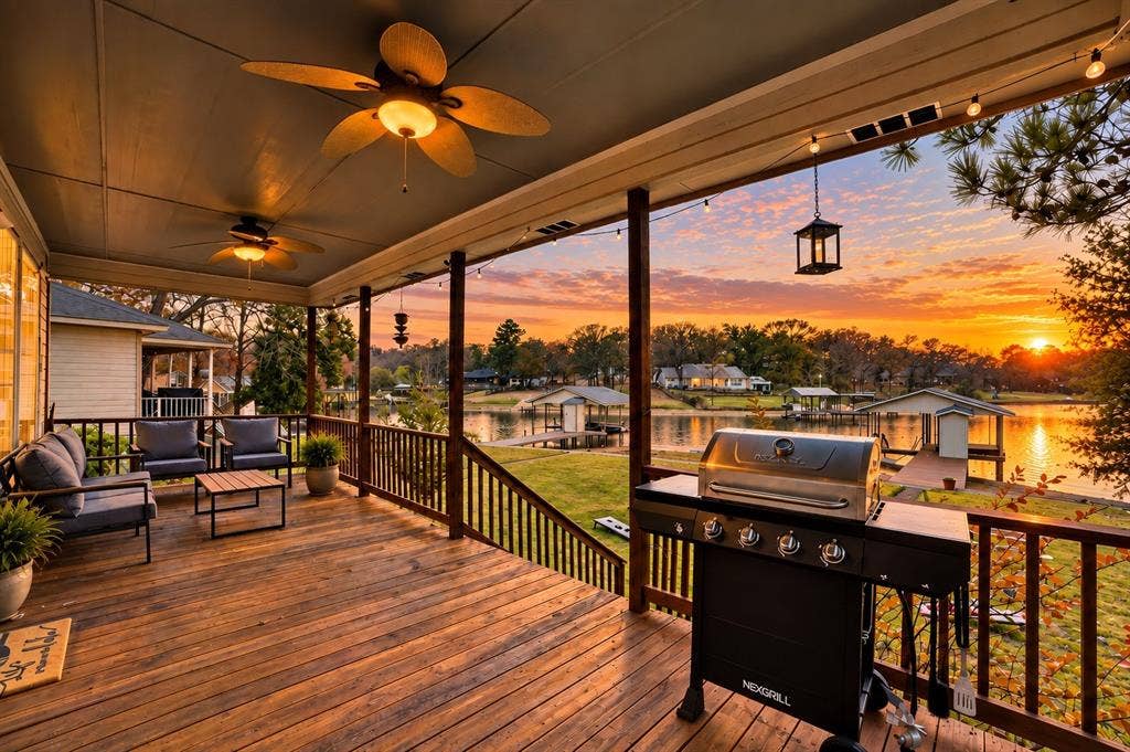 182 Oak Hills Drive, Mabank, TX 75156 182 Oak Hills Drive, Mabank, TX 75156