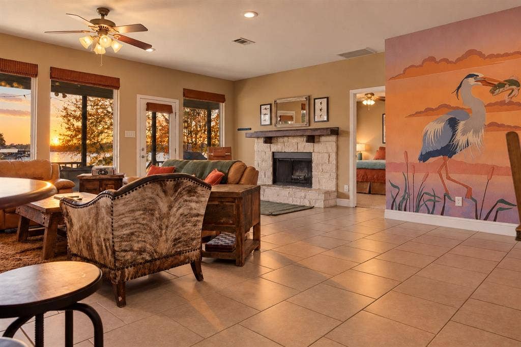 182 Oak Hills Drive, Mabank, TX 75156 182 Oak Hills Drive, Mabank, TX 75156