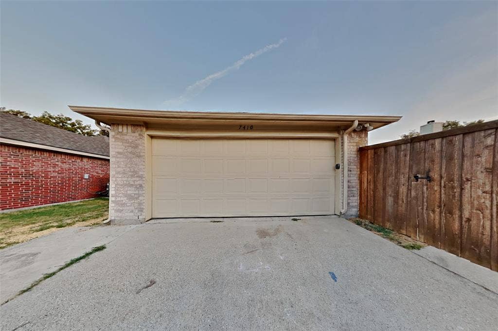 7410 Airline Drive, Rowlett, TX 75089 7410 Airline Drive, Rowlett, TX 75089