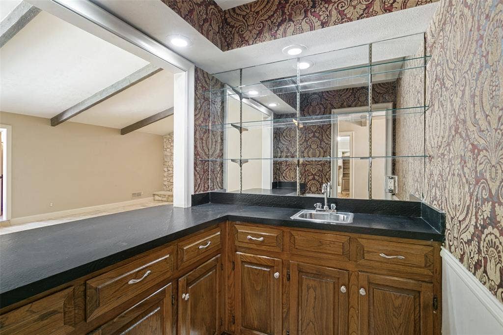 6441 Stonehaven Drive, Dallas, TX 75254 6441 Stonehaven Drive, Dallas, TX 75254