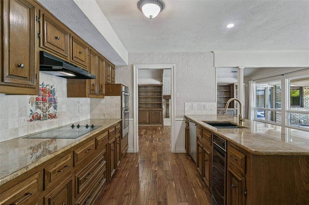6441 Stonehaven Drive, Dallas, TX 75254 6441 Stonehaven Drive, Dallas, TX 75254