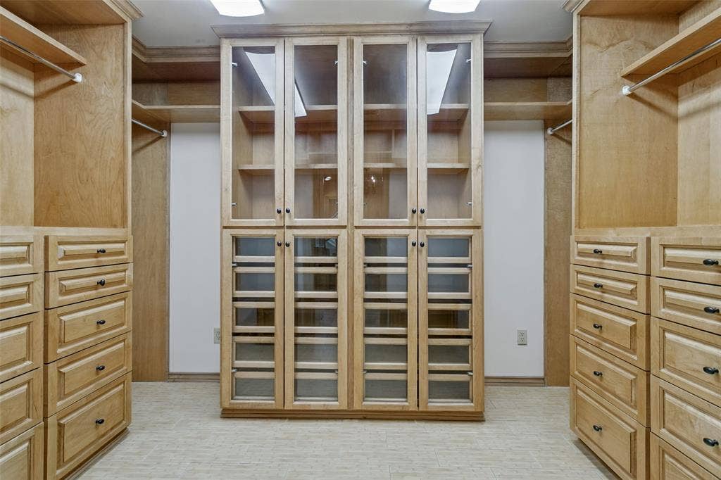 6441 Stonehaven Drive, Dallas, TX 75254 6441 Stonehaven Drive, Dallas, TX 75254