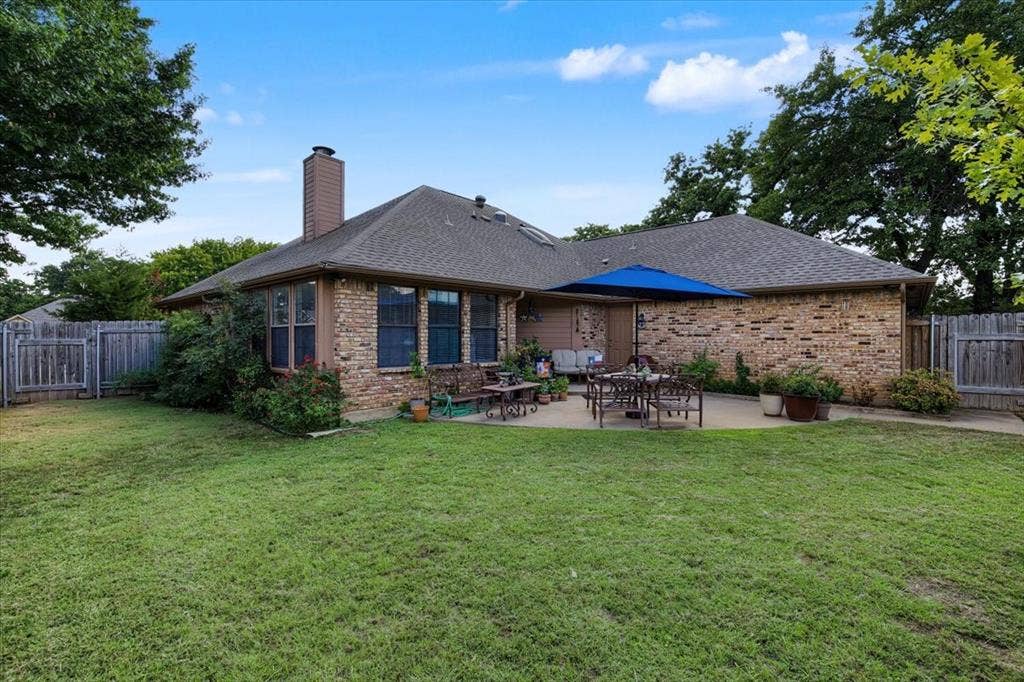 1300 Oak Harbor Boulevard, Azle, TX 76020 Back Yard