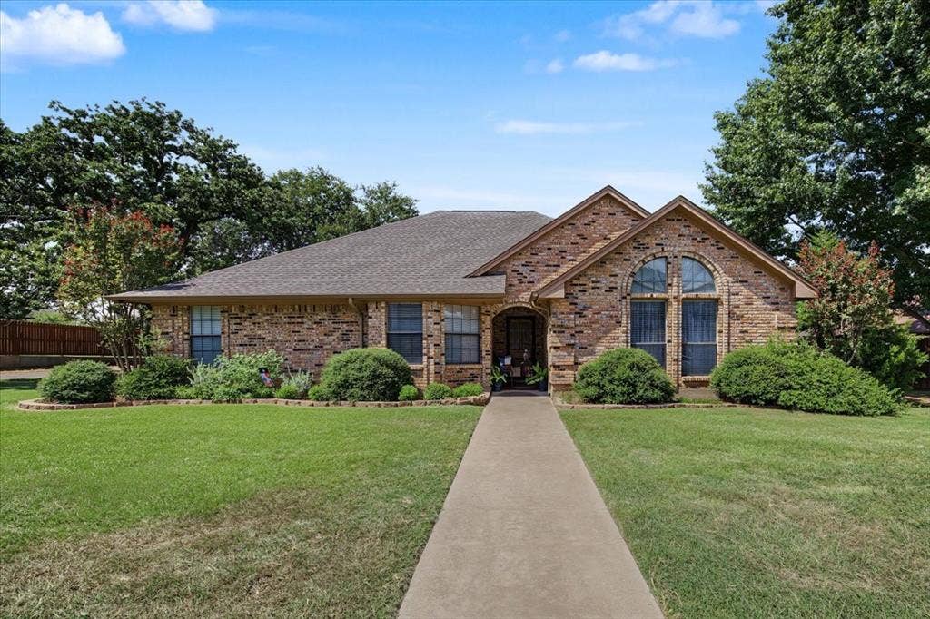 1300 Oak Harbor Boulevard, Azle, TX 76020 1300 Oak Harbor Blvd