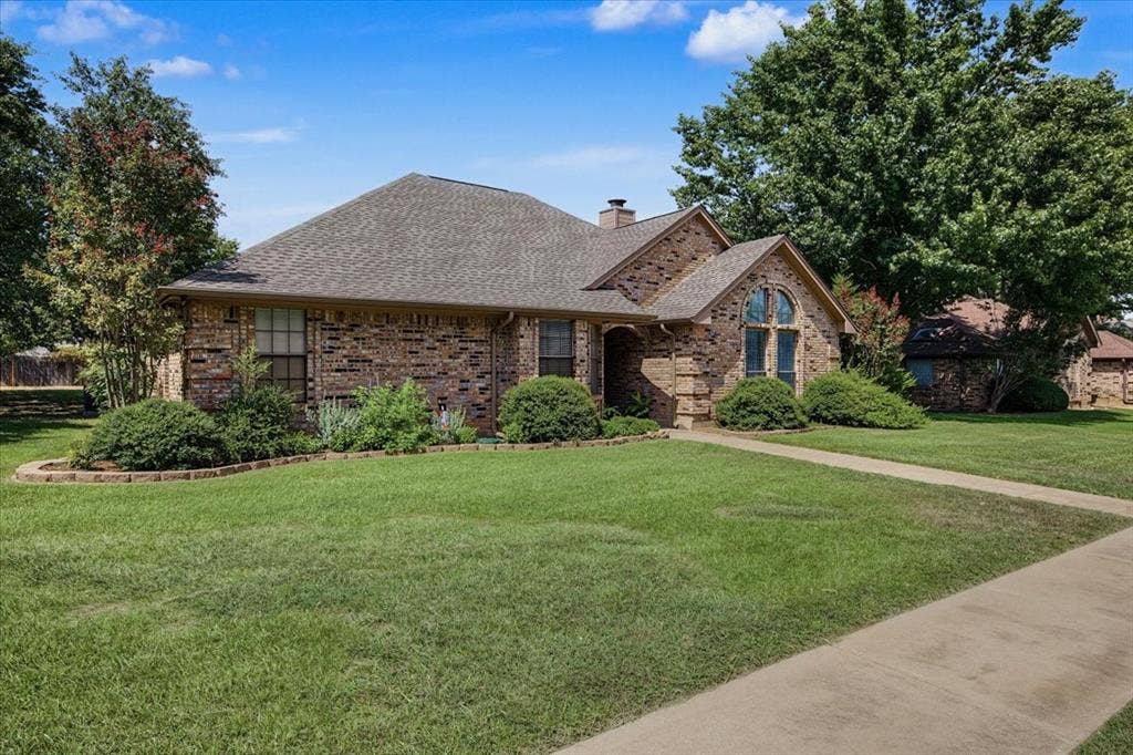 1300 Oak Harbor Boulevard, Azle, TX 76020 1300 Oak Harbor Boulevard, Azle, TX 76020
