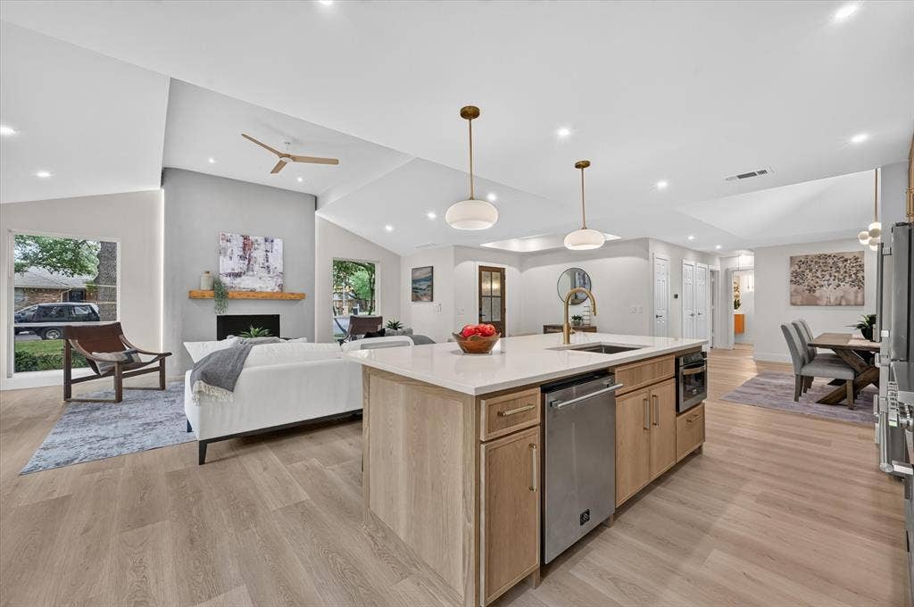 9754 Burleson Drive, Dallas, TX 75243 9754 Burleson Drive, Dallas, TX 75243