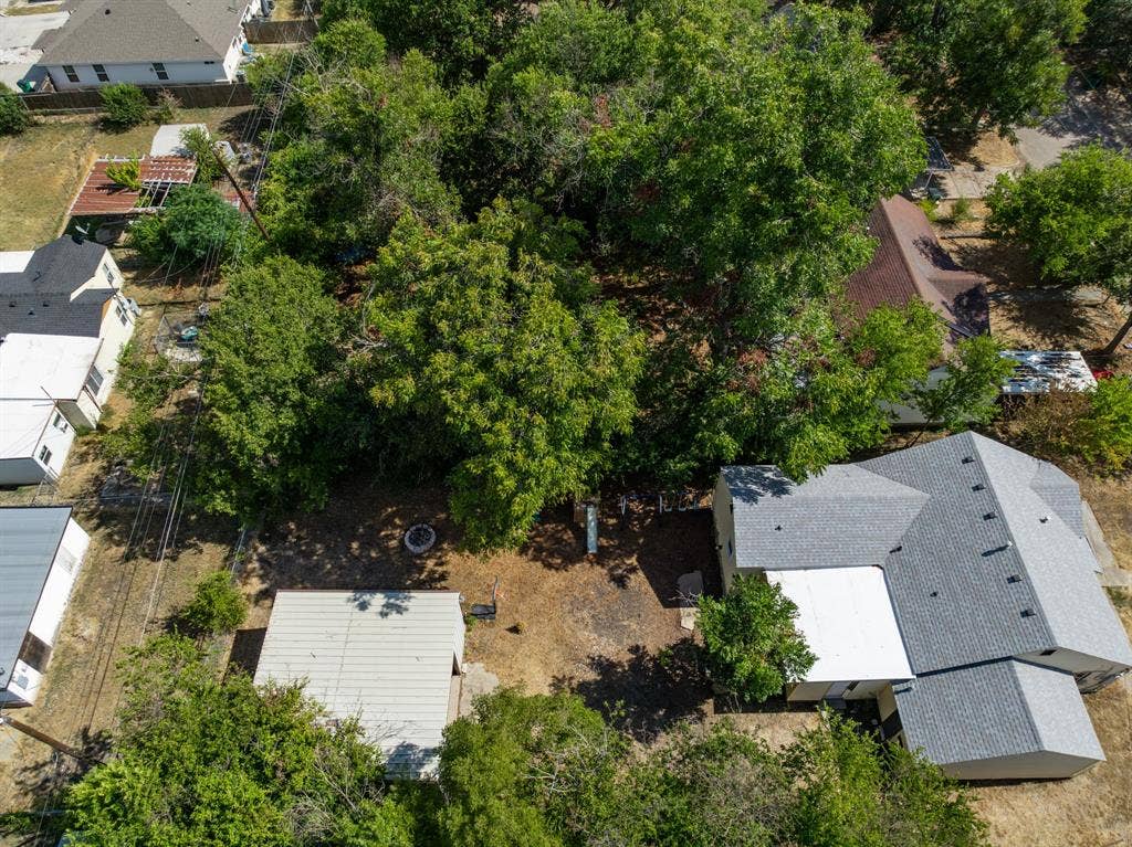 129 Victory Drive, Beverly Hills, TX 76711 129 Victory Drive, Beverly Hills, TX 76711