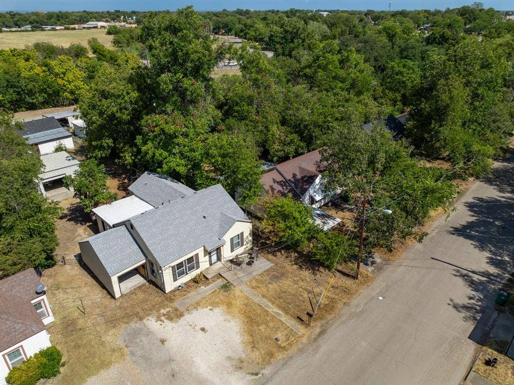 129 Victory Drive, Beverly Hills, TX 76711 129 Victory Drive, Beverly Hills, TX 76711