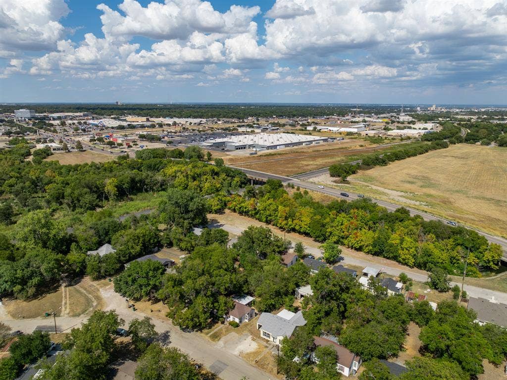 129 Victory Drive, Beverly Hills, TX 76711 129 Victory Drive, Beverly Hills, TX 76711