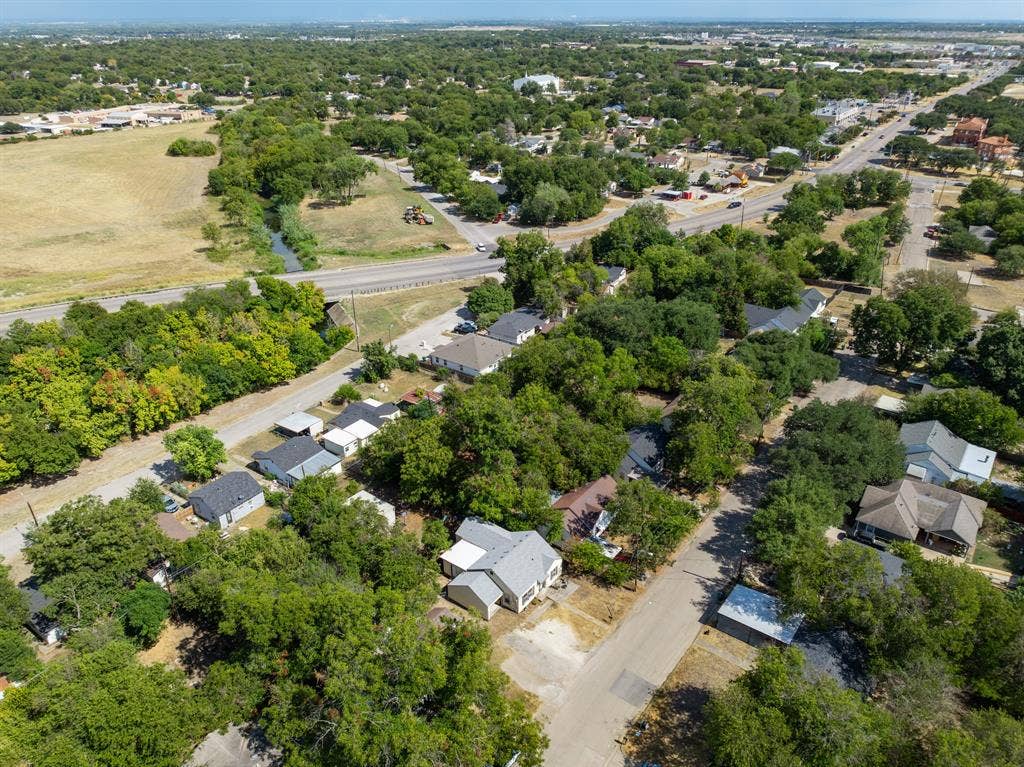 129 Victory Drive, Beverly Hills, TX 76711 129 Victory Drive, Beverly Hills, TX 76711