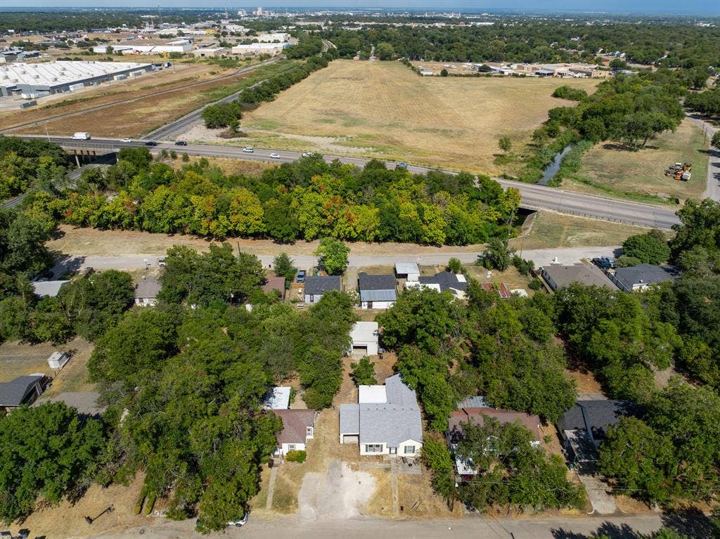 129 Victory Drive, Beverly Hills, TX 76711 129 Victory Drive, Beverly Hills, TX 76711