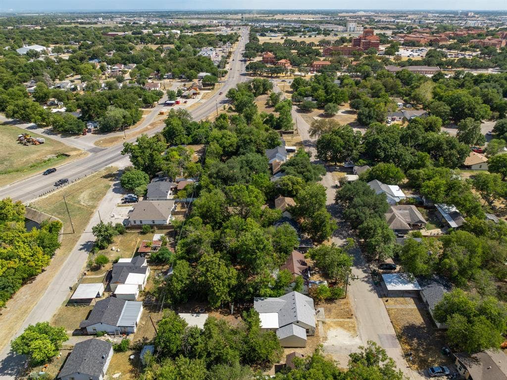 129 Victory Drive, Beverly Hills, TX 76711 129 Victory Drive, Beverly Hills, TX 76711