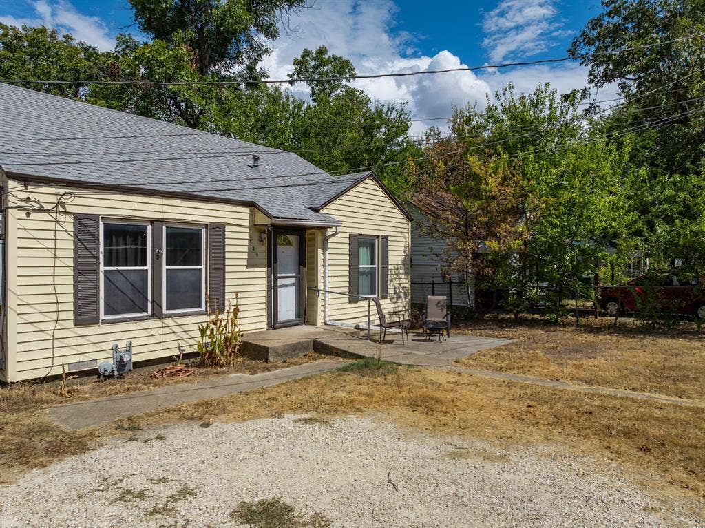 129 Victory Drive, Beverly Hills, TX 76711 129 Victory Drive, Beverly Hills, TX 76711