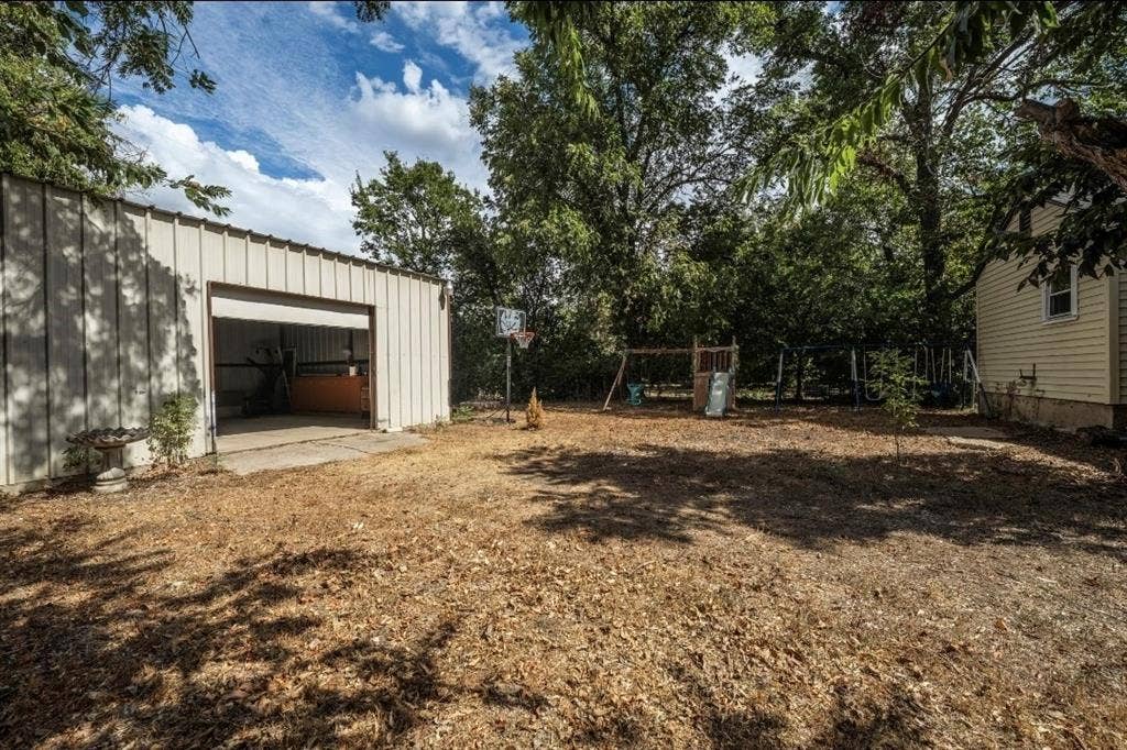129 Victory Drive, Beverly Hills, TX 76711 129 Victory Drive, Beverly Hills, TX 76711