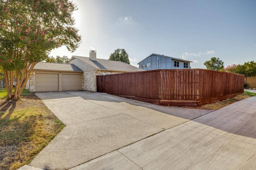 1107 Elk Grove Drive, Richardson, TX 75081 1107 Elk Grove Drive, Richardson, TX 75081