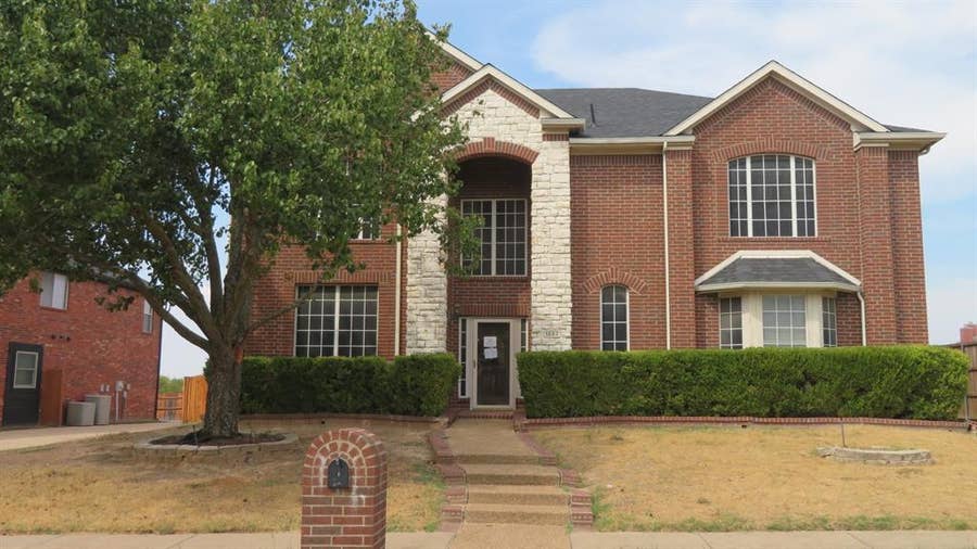 Property photo for 1233 High Bluff Drive, DeSoto, TX