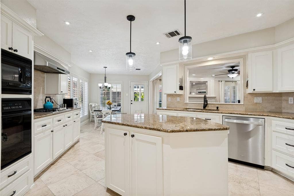 1803 Weanne Drive, Richardson, TX 75082 1803 Weanne Drive, Richardson, TX 75082