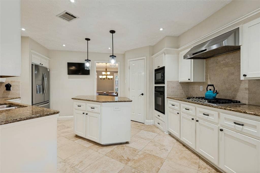 1803 Weanne Drive, Richardson, TX 75082 1803 Weanne Drive, Richardson, TX 75082