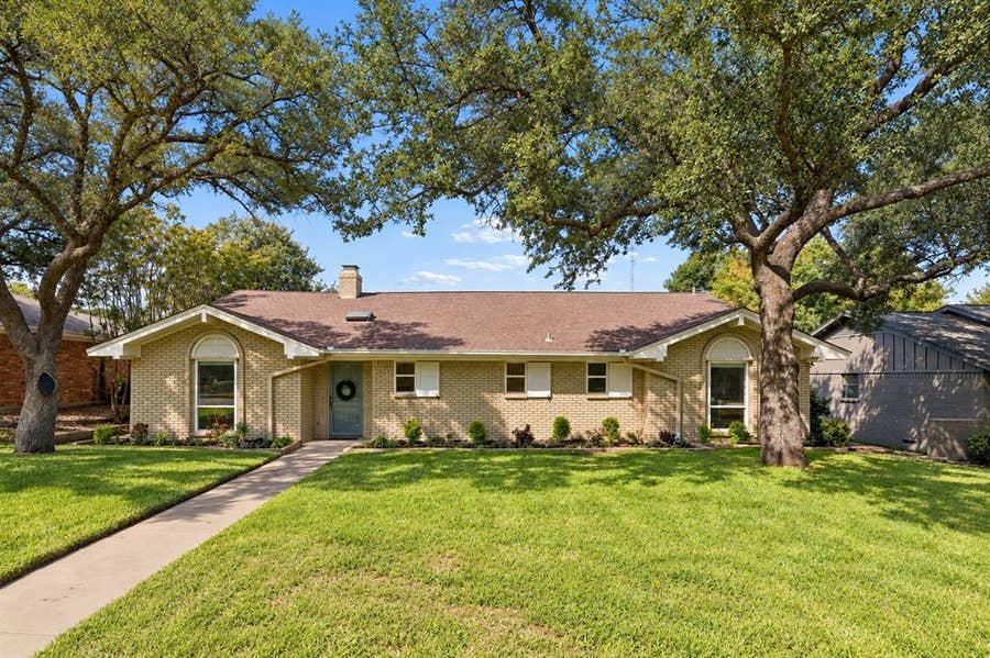 Property photo for 412 Ridgewood Drive, Richardson, TX