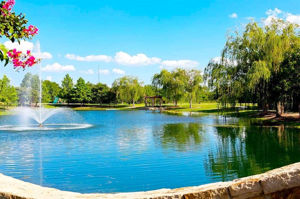 2501 Kentmere Lane, McKinney, TX 75072 Fountain Lake