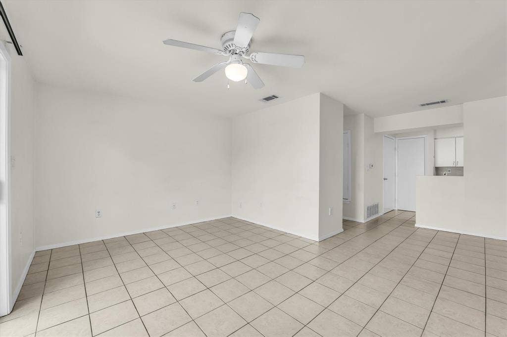 1500 Lake Shore Drive, #206, Waco, TX 76708