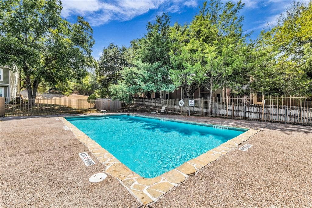1500 Lake Shore Drive, #206, Waco, TX 76708