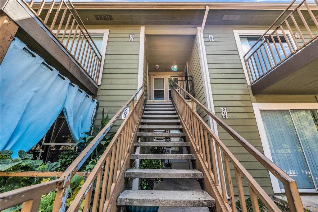 1500 Lake Shore Drive, #206, Waco, TX 76708
