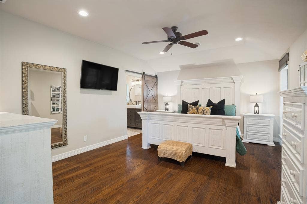 18 Brookhaven Drive, Lucas, TX 75002 Primary bedroom with ensuite bathroom