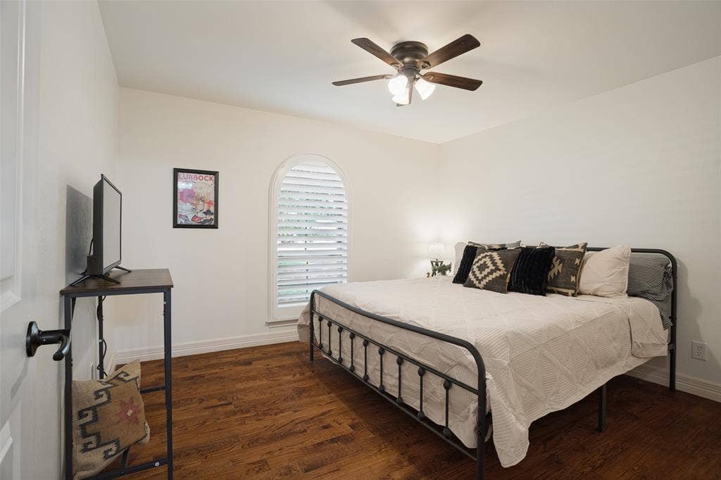 18 Brookhaven Drive, Lucas, TX 75002 Secondary bedroom #1 Split bedrooms with plantation shutters, walk-in closets