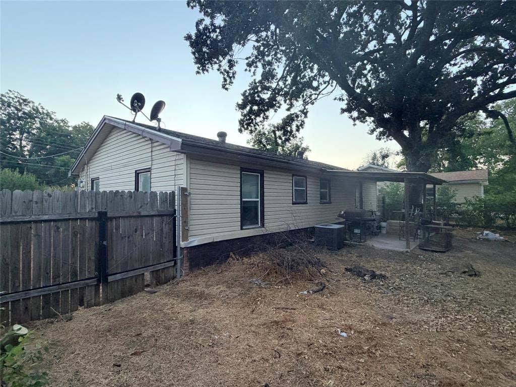 607 N Norma Drive, Lacy Lakeview, TX 76705 607 N Norma Drive, Lacy Lakeview, TX 76705