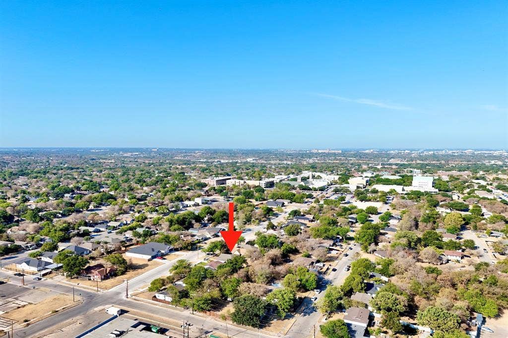 Short Distance from Downtown Fort Worth