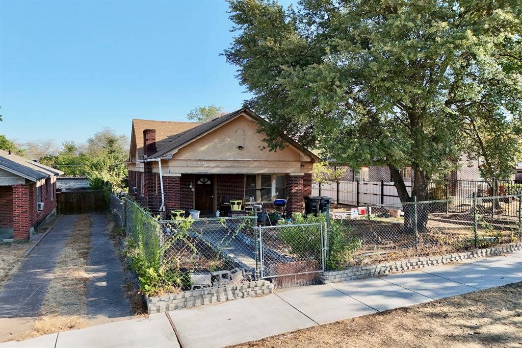 3521 Avenue Avenue E, Fort Worth, TX 76105