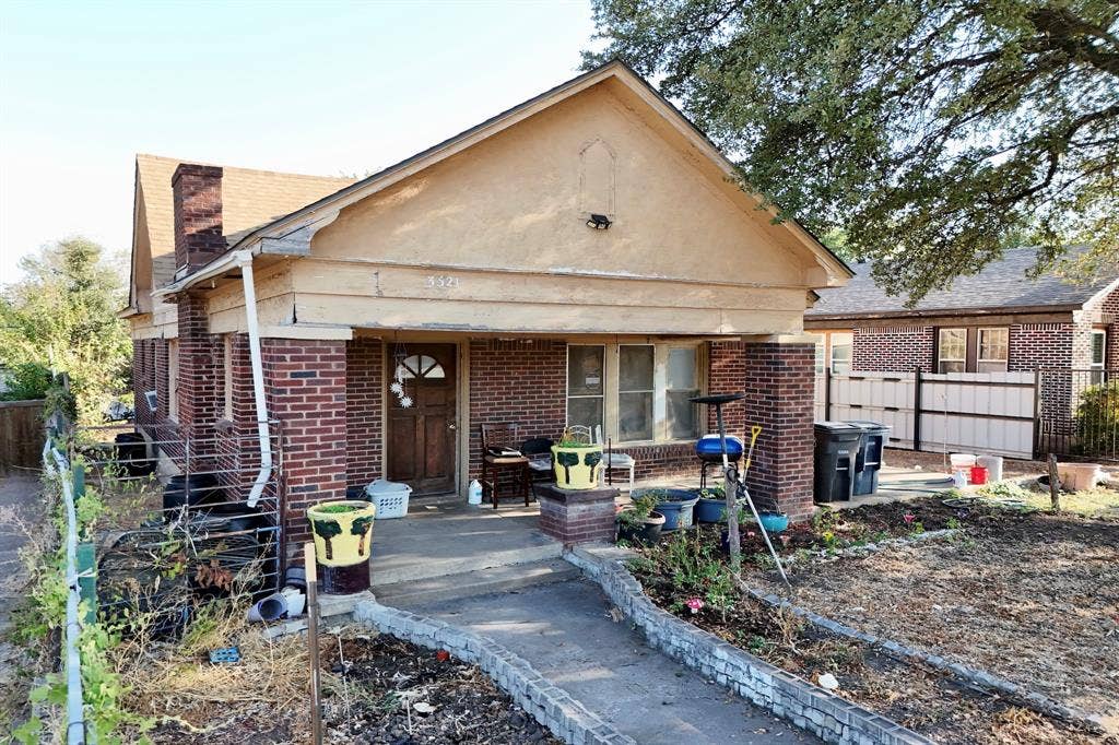 Beautiful large front porch